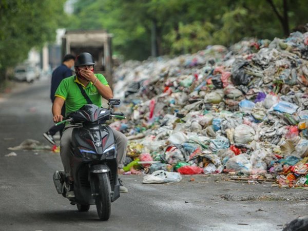 Đi đường thấy đống rác có phải xui xẻo sắp tới?