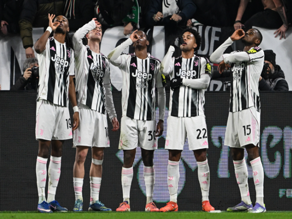 Tin Juventus: Câu lạc bộ Juventus thắng đè bẹp đối thủ Napoli