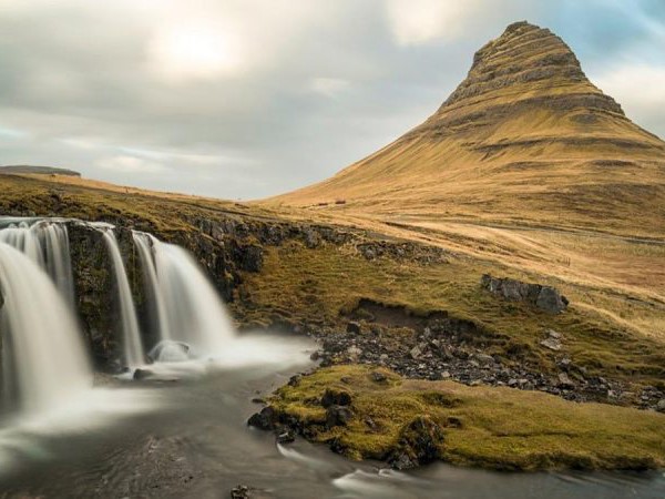 Giải mã bí ẩn nằm mơ thấy núi lở con số gì, là điềm gì?