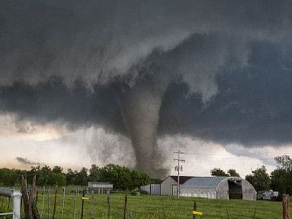 Giải mã chi tiết các giấc mơ thấy lốc xoáy