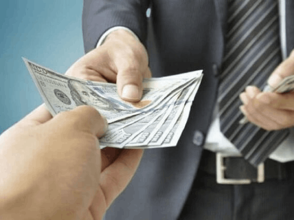 Chiêm bao thấy bố cho tiền mua sắm